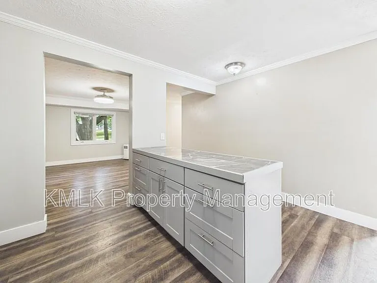 3957 Cox Rd — Photo 10