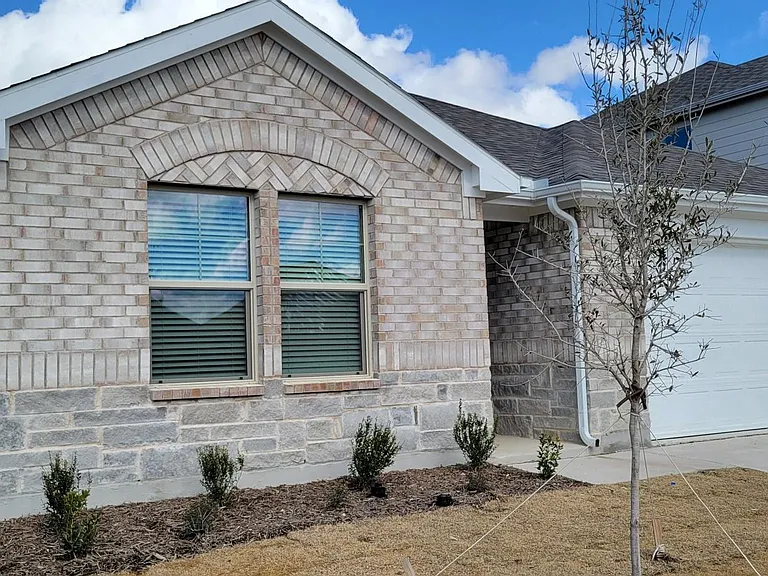2644 Oneida Ln — Photo 2