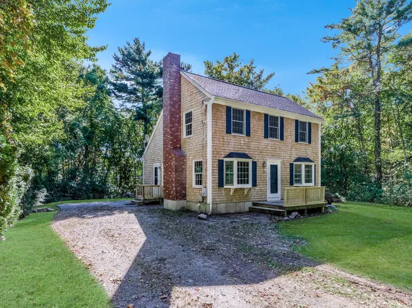 24 Foster Street, Mattapoisett, MA 02739
