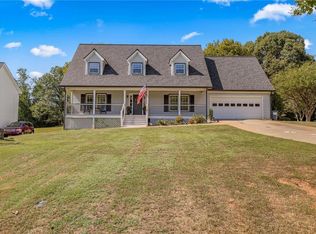 6110 Jamestown Dr, Flowery Branch, GA 30542