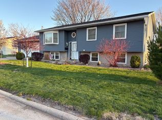 2068 Brookland Dr NE, Cedar Rapids, IA