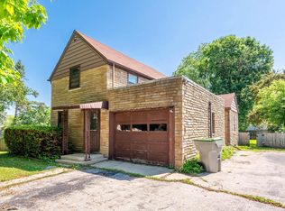 6352 N 104th St, Milwaukee, WI 53225