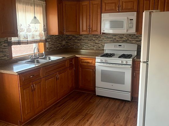 3rd image of 6125 79th St #C