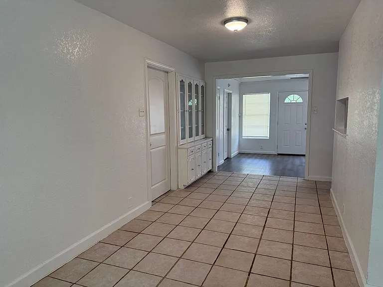 5902 Wales St — Photo 5