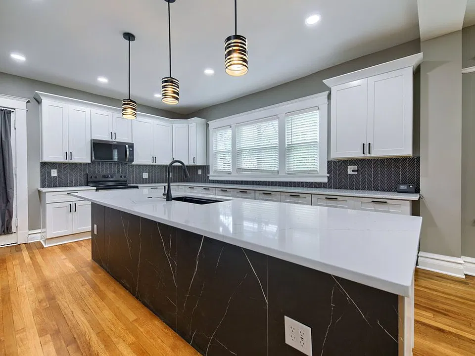 183 E 14th Ave