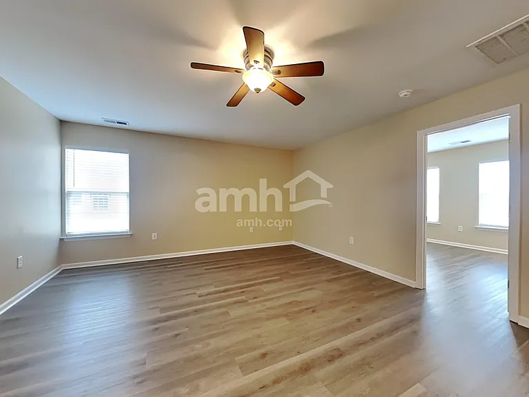 1056 Whitlow Blvd — Photo 10