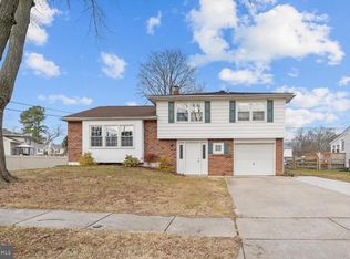 4 Pinedale Rd, Newark, DE 19711