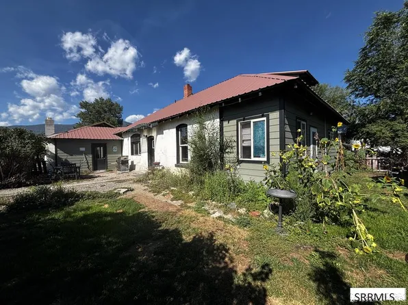 803 McPherson St, Salmon, ID 83467