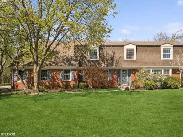 1896 Hackberry Ln, Lake Forest, IL 60045