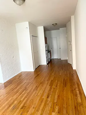 Rented by Jonis Realty | media 2