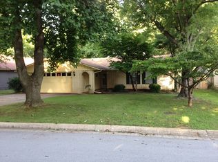 3764 N Whippoorwill Ct, Fayetteville, AR 72701