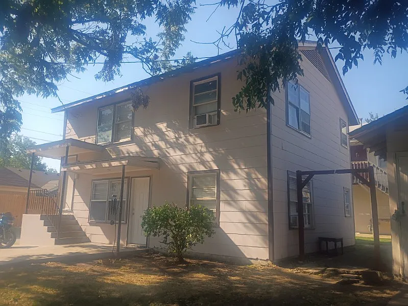 1 bed, $745 — Photo 1