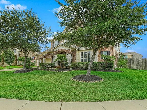 2nd image of 2409 Harbor Pass Dr