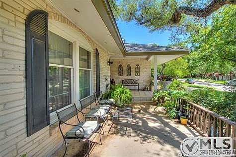 2nd image of 1519 Spanish Oaks