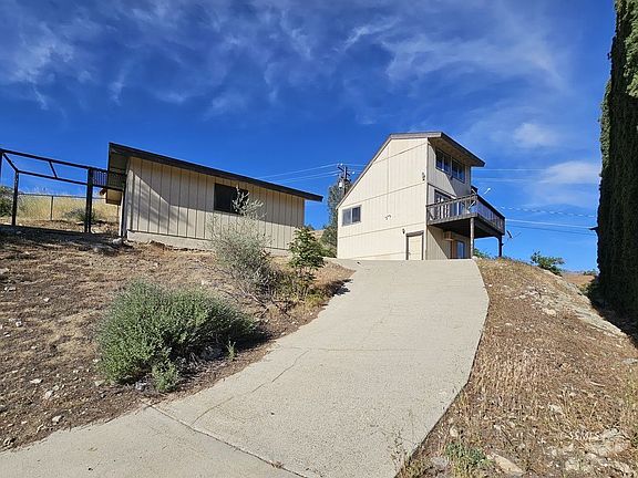 2nd image of 814 Sierra Vista Dr