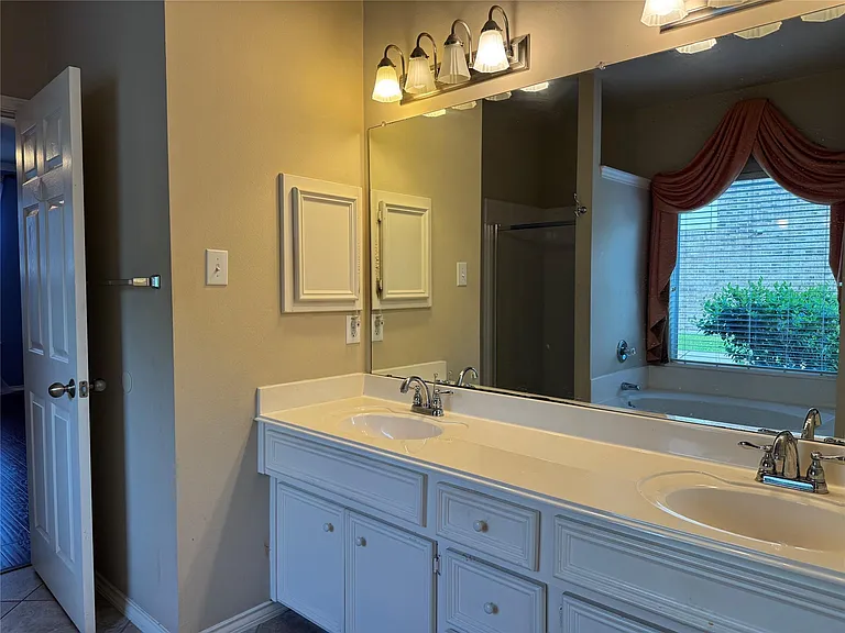 2311 Echo Harbor Dr — Photo 19
