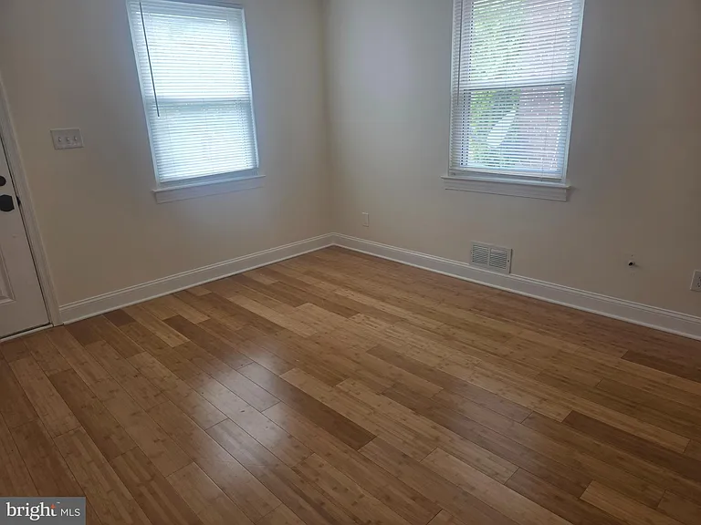 636 Burns St SE — Photo 6