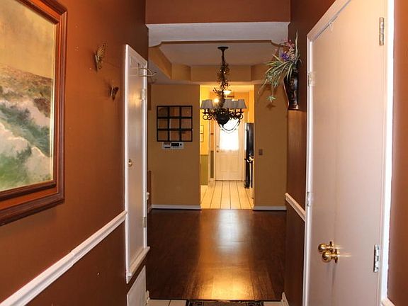 Entry to Dining