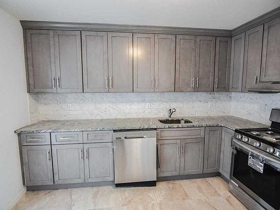 3rd image of 360 Van Duzer St #2D