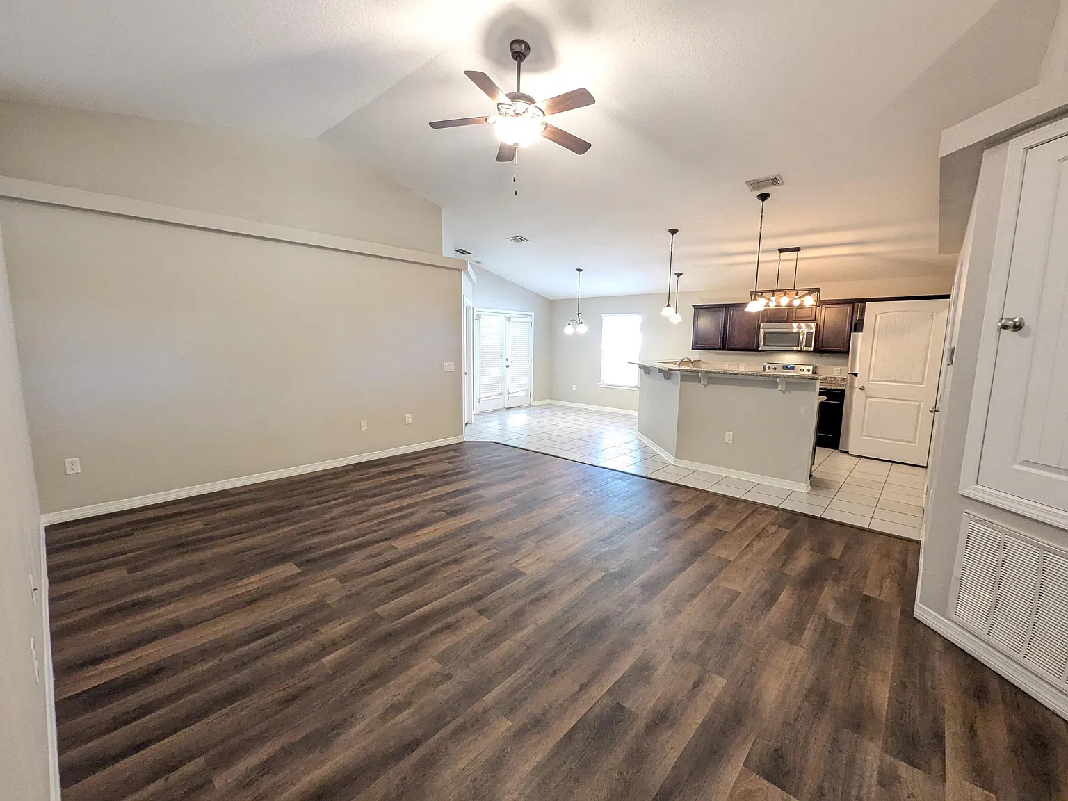 3 bed, 2.0 bath, 1475 sqft, $2,150 — Photo 3