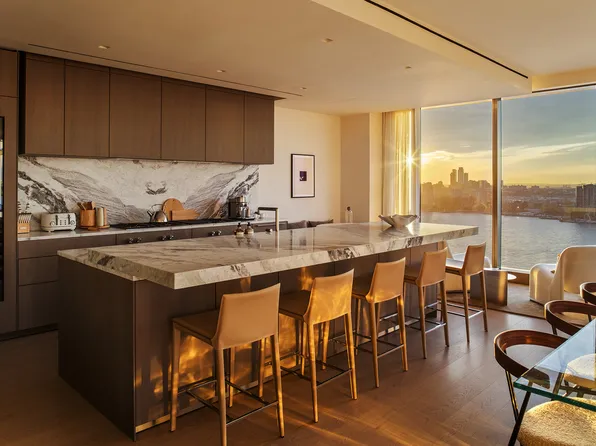 500 West 18th Street image 2 of 21