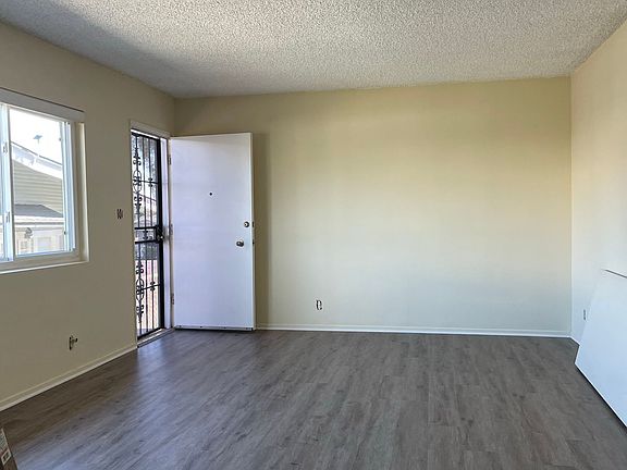 4th image of 772 W 10th St #444