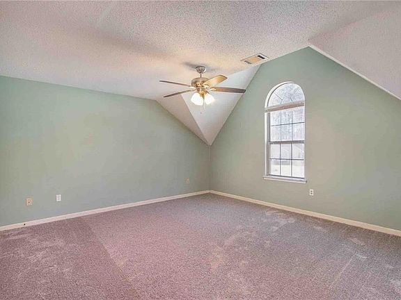 4th image of 7065 Stonecreek Dr