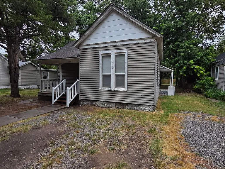 1118 S Water St — Photo 18