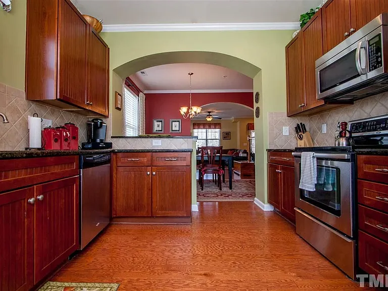 101 Suffolk Green Ln #101 — Photo 10