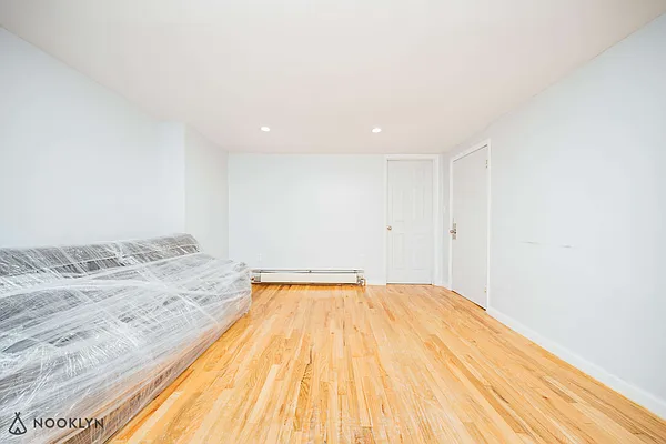 Rented by Nooklyn NYC LLC | media 27