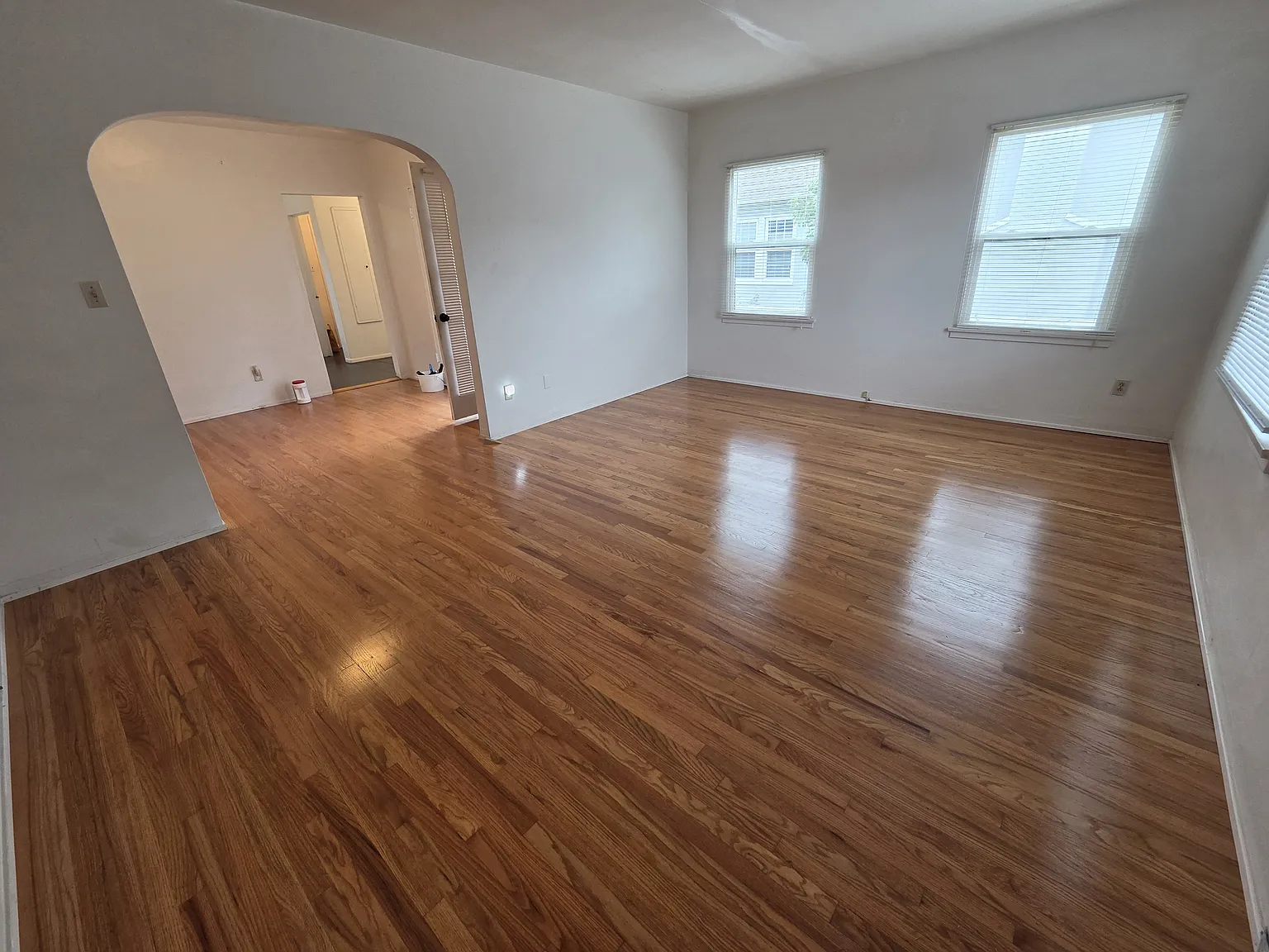 2 bed, 1044 sqft, $2,750 — Photo 2