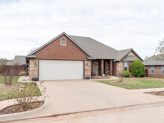 4th image of 2310 Bridlewood Dr
