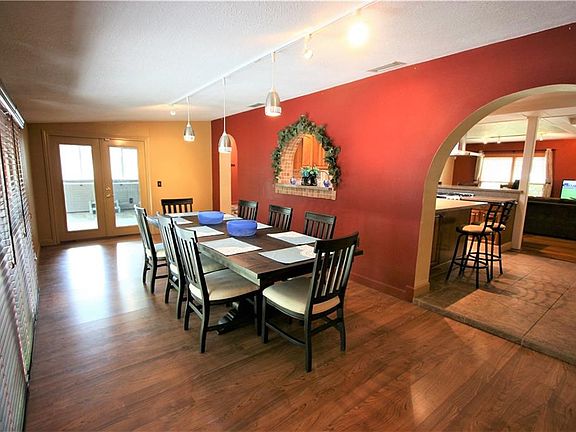 5th image of 720 Riverbend Blvd
