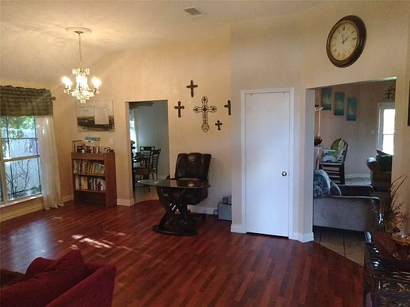 4th image of 2617 Pioneer Ln