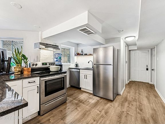 3rd image of 2306 N Lawndale Ave #G