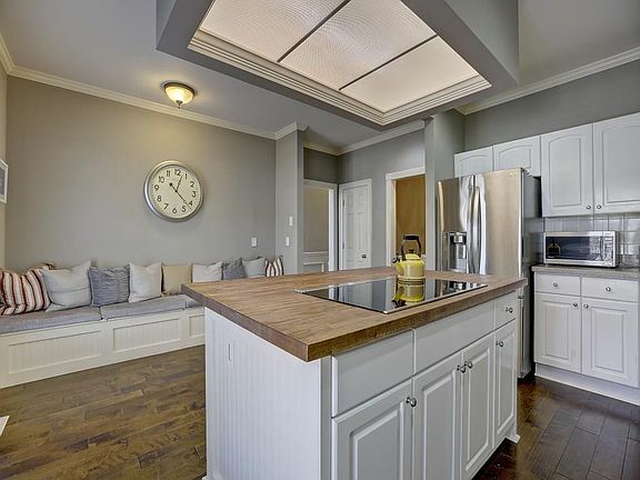 2nd image of 887 Embassy Ct NE #887