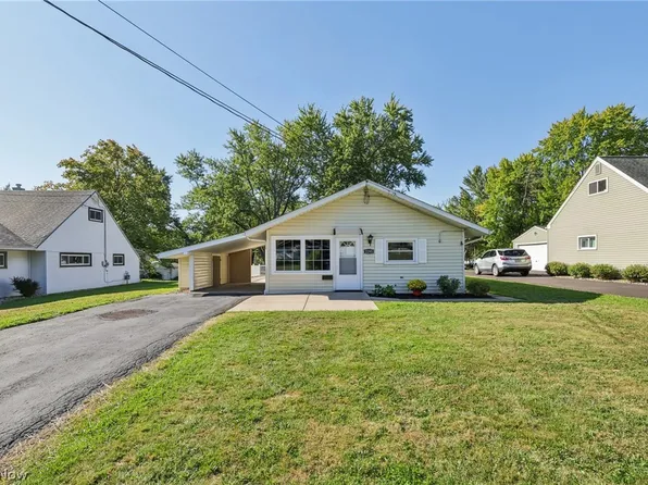 2295 Bel Aire Ln, Poland, OH 44514