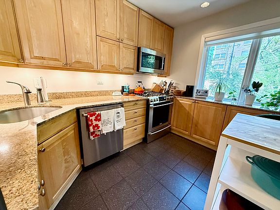 5th image of 747 W Dickens Ave #Sfh