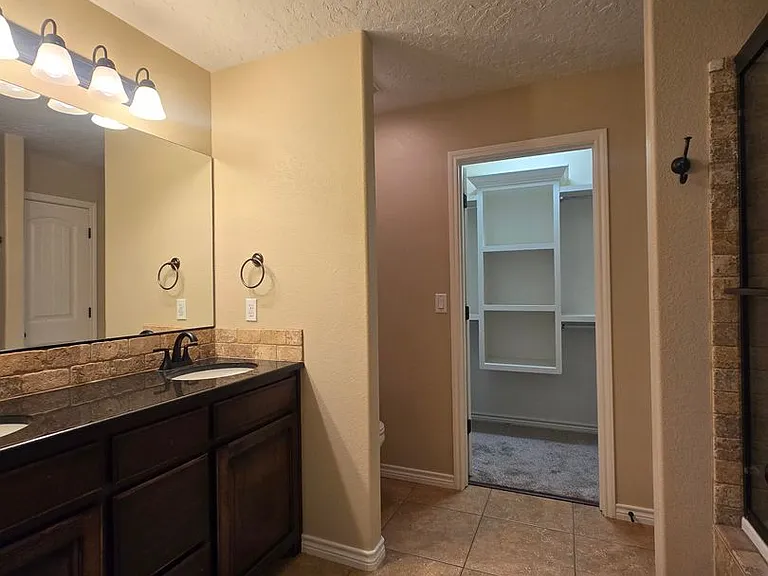 2323 Flagstone Dr — Photo 6
