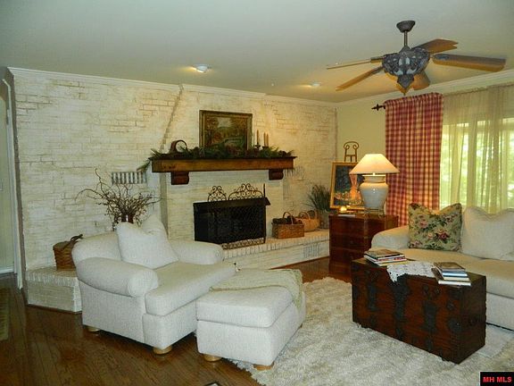 2nd image of 1086 Edgewood Bay Dr