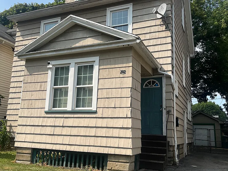 202 Weyl St #UP — Photo 2