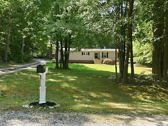 3rd image of 129 Sourwood Ln