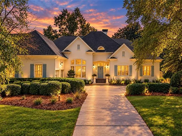 170 Helmsley Dr NE, Atlanta, GA 30327
