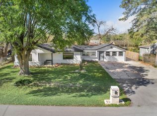 525 S Iowa Ave, League City, TX 77573