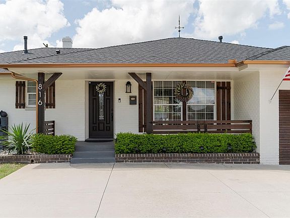 3rd image of 816 SW 50th St