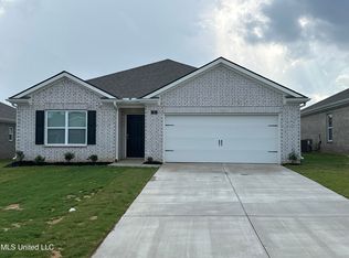 9 Thorn Tree St, Byhalia, MS 38611