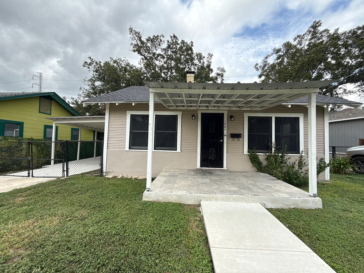 2 bed, 961 sqft, $1,275 — Photo 2