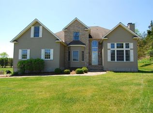 21 Cedar Ridge Rd, Lafayette, NJ 07848