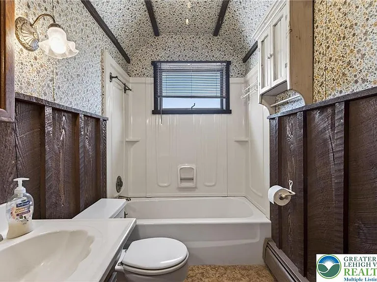 216 W Bertsch St — Photo 12
