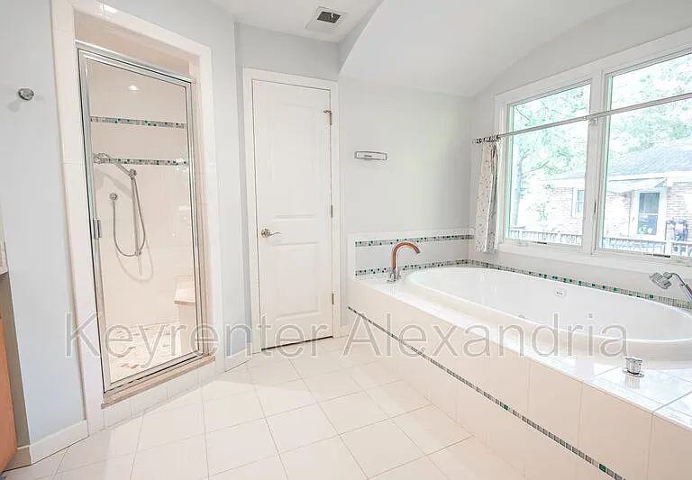 906 Neal Dr — Photo 35